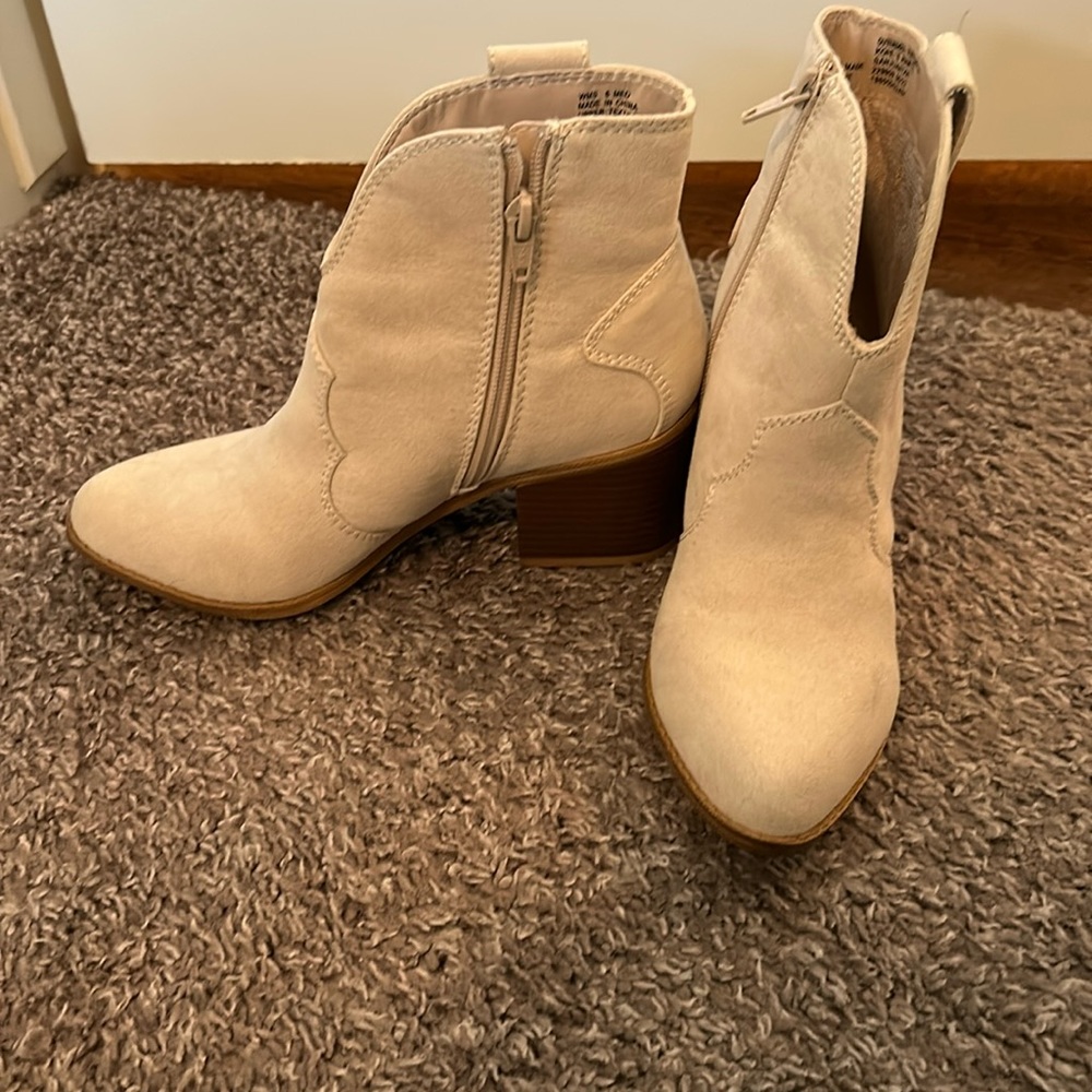 Western style booties BRAND NEW